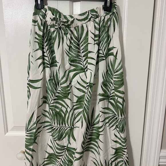 SHEIN Women’s Solid Cami Top and Tropical Split Skirt - Picture 7 of 12